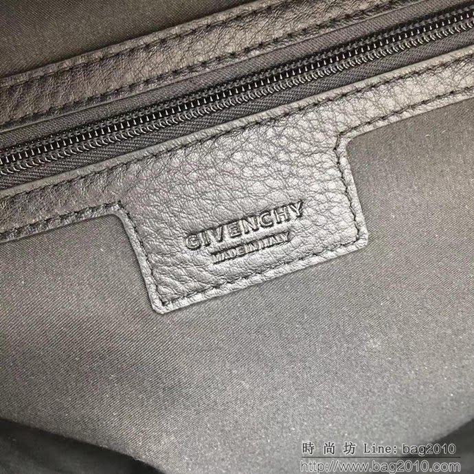 GlVENCHY紀梵希 倒立字母背包 黑色粒面皮革 休閒款雙肩包 29920黑色  tsg1126